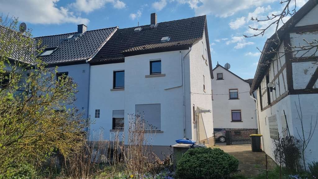Immobilie in Friedberg (Hessen) - Gestalten statt suchen: 6 Zimmer DHH auf großzügigem Grundstück mit zwei Ebenen in Friedberg / Br - Bild 4