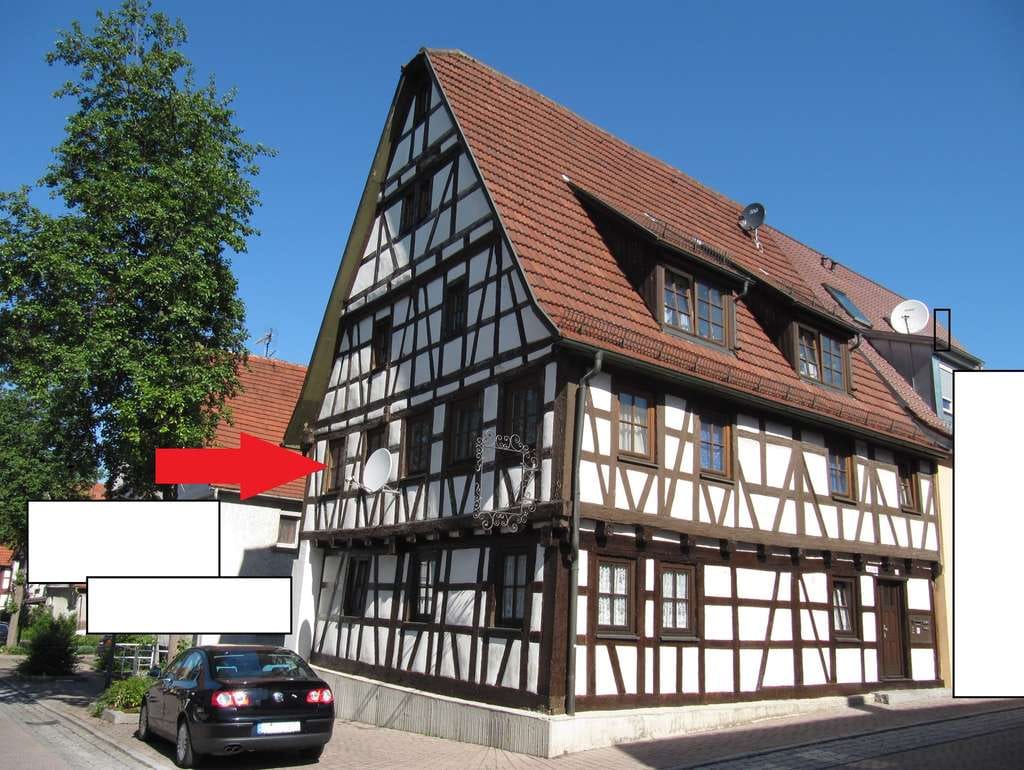 Immobilie in Leonberg - 2 Zimmer-Wohnung in Fachwerkhaus mit Stellplatz - Option 2 Wohnungen kaufen - Bild 2