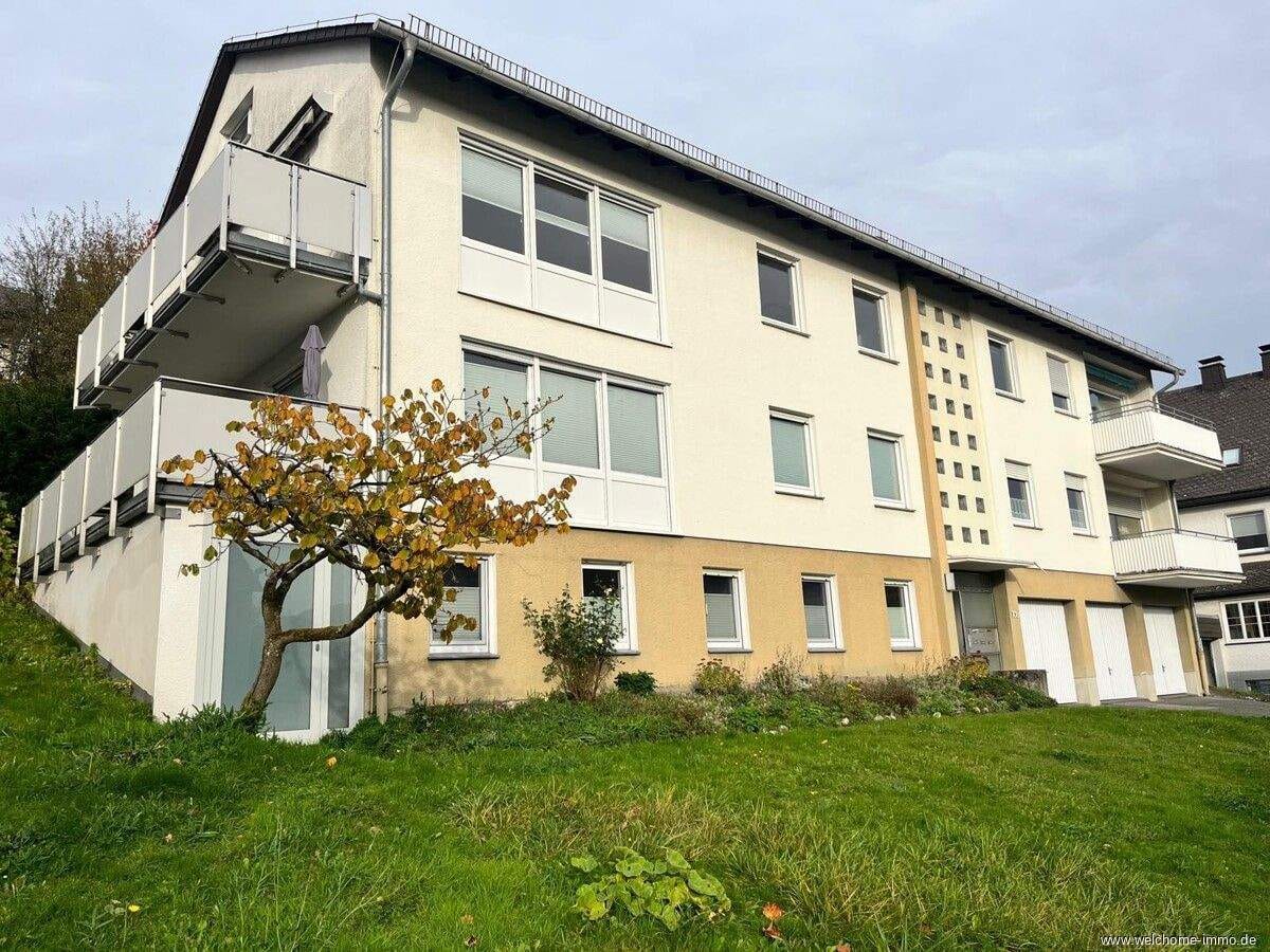 Immobilie in Meschede - Mehrfamilienhaus in Meschede - WEG-Aufteilung ermöglicht separaten Erwerb und Einzelveräußerung - Bild 0