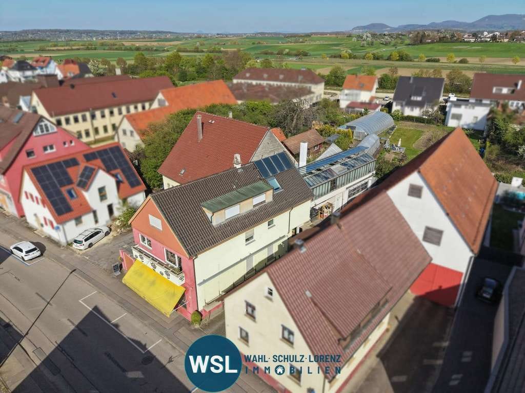 Immobilie in Dettingen unter Teck - Wohn- und Geschäftshaus mit XXL Grundstück, Gartenhaus und Scheune in zentraler Lage von Dettingen - Bild 2