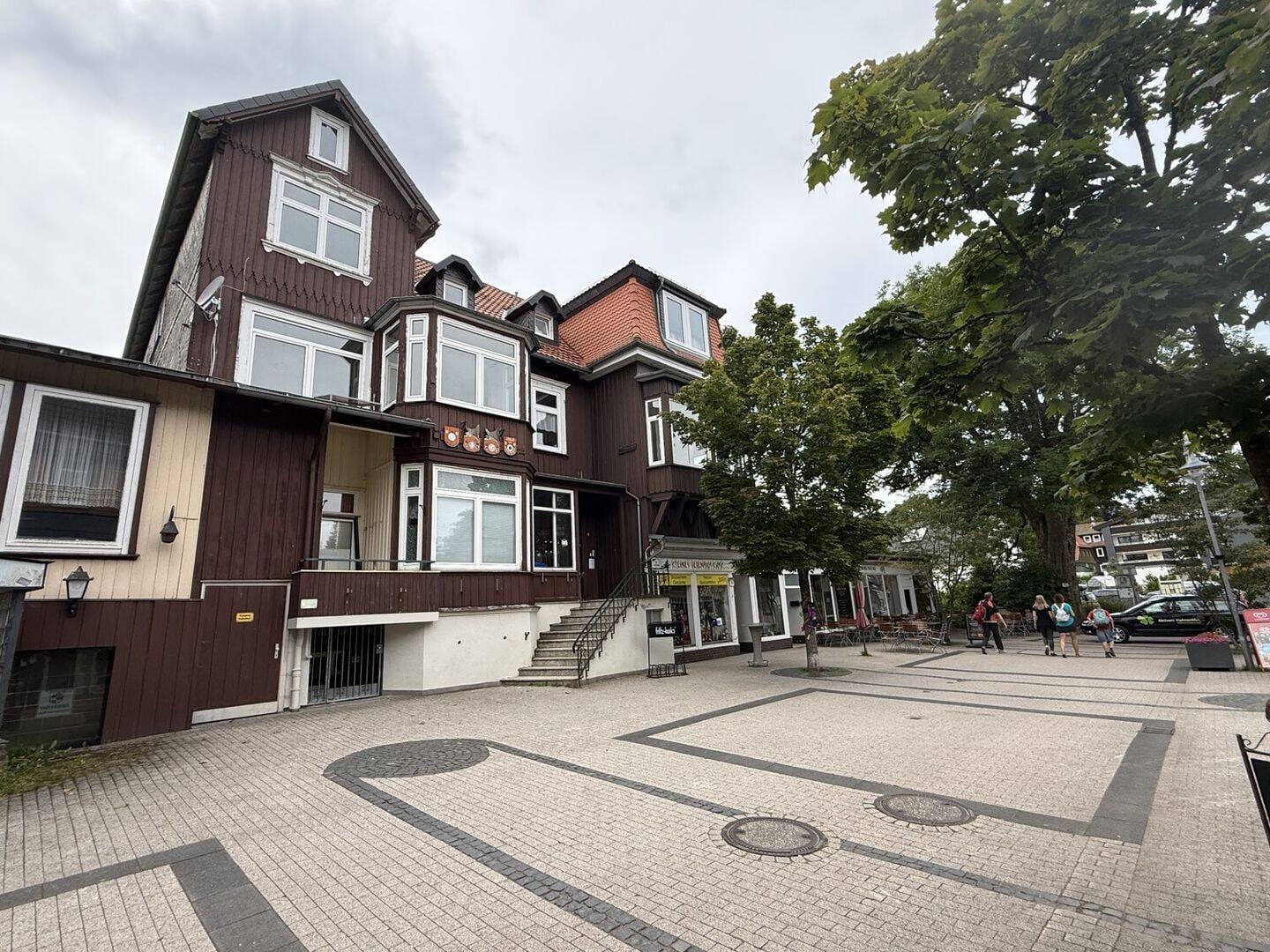 Immobilie in Goslar - Mehrfamilienhaus mit 2 Gewerbeeinheiten und 5 Wohneinheiten in Hahnenklee - Bild 2