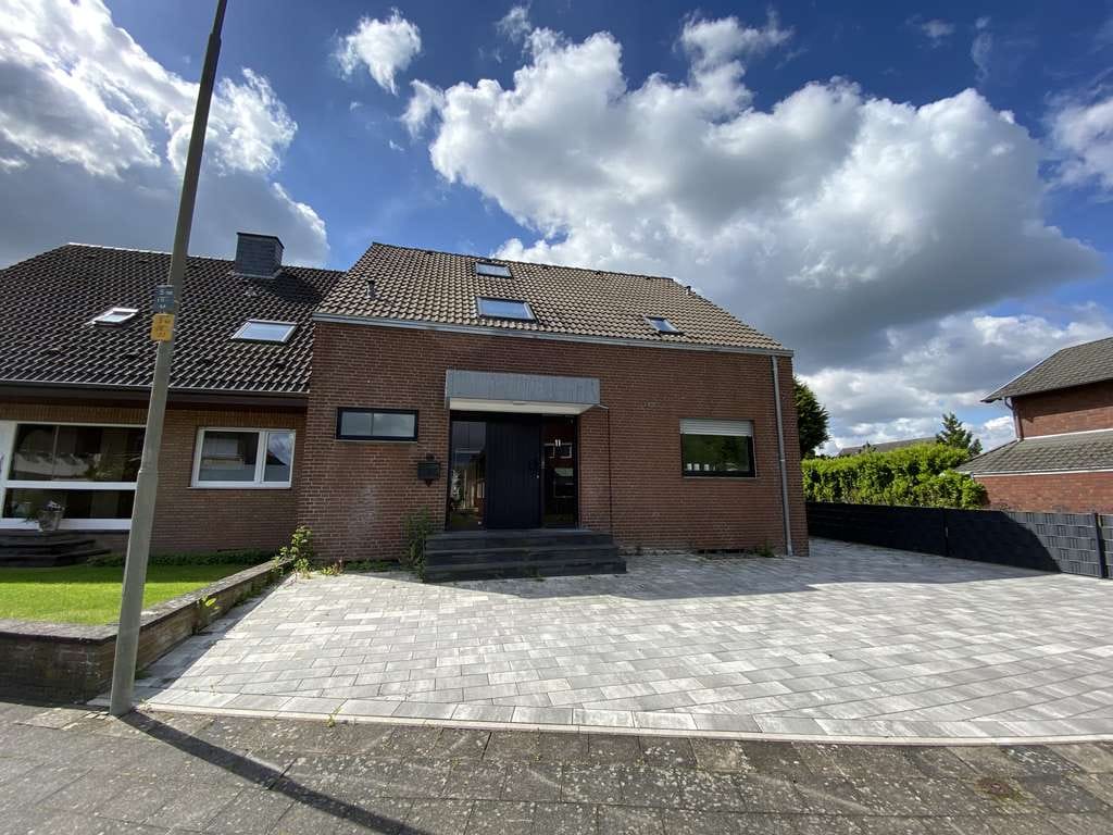 Immobilie in Dormagen - Doppelhaushälfte mit Garage und Pkw-Stellplatz in Dormagen - Bild 4