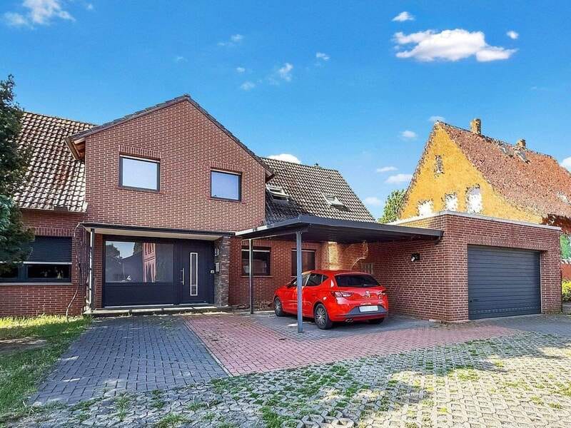 Immobilie in Porta Westfalica - Stilvolles Zuhause mit viel Raum und Gartenidylle! - Bild 0