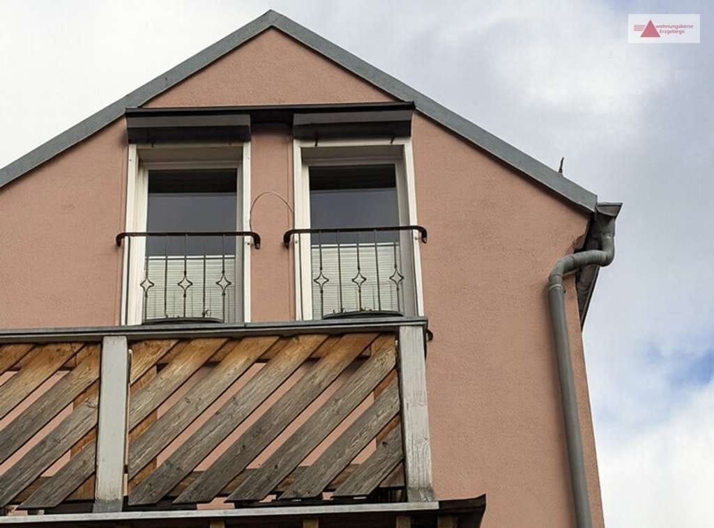 Immobilie in Lichtenstein/Sachsen - Wohnen, vermieten & Gewerbe: Stadthaus mit Kamin, Balkon und Garten in Lichtenstein (Zwickau) - Bild 3