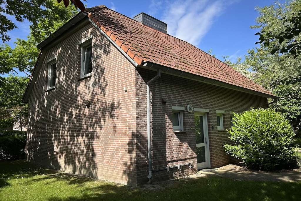 Immobilie in Butjadingen - Meeresluft & Urlaubsglück - Ferienhaus in Deichnähe! - Bild 0