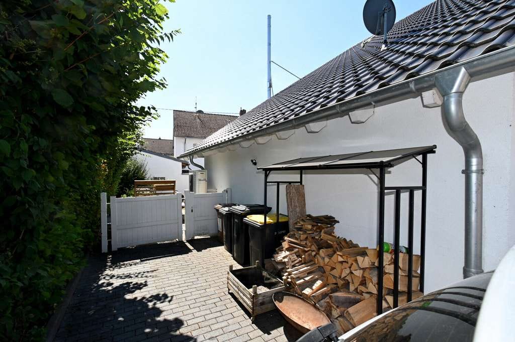 Immobilie in Lörzweiler - Gepflegtes KFW 70 Haus/DHH mit Garage, Garten und Sauna in Lörzweiler zu verkaufen! - Bild 4