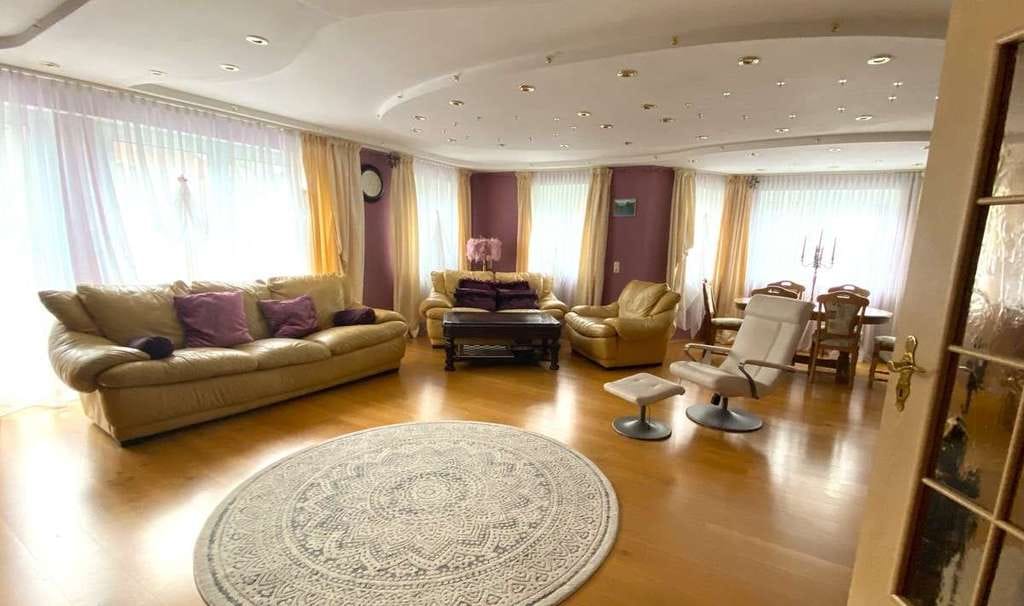 Immobilie in Wurmannsquick - Hochwertiges MEHRFAMILIENHAUS mit Pool, Sauna und Doppelgarage - Bild 0