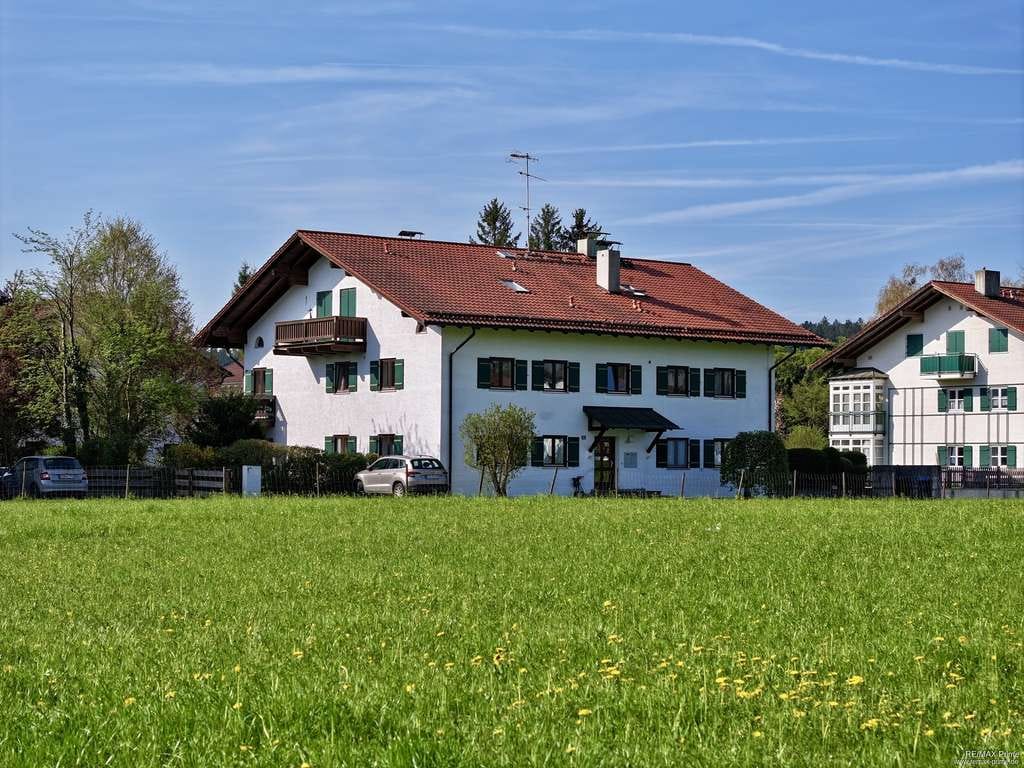 Immobilie in Chiemsee - Ihr Rückzugsort in Prien am Chiemsee – geräumige 2-Zimmer-Wohnung in kleiner Wohnanlage. - Bild 3