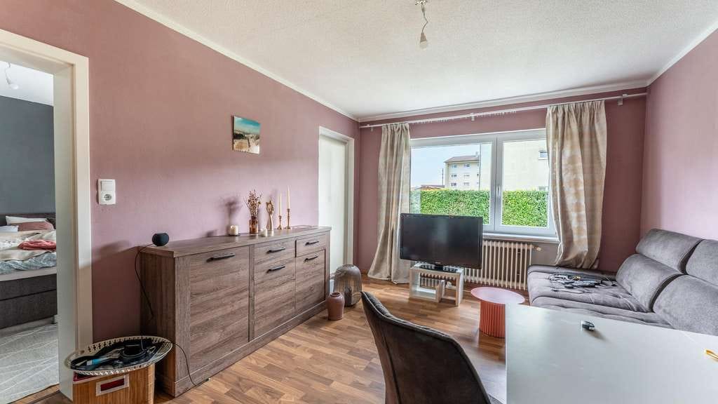 Immobilie in Lottstetten - Ruhiges Wohnen mit Balkon: Charmante Erdgeschosswohnung in idyllischer Lage von Lottstetten - Bild 2