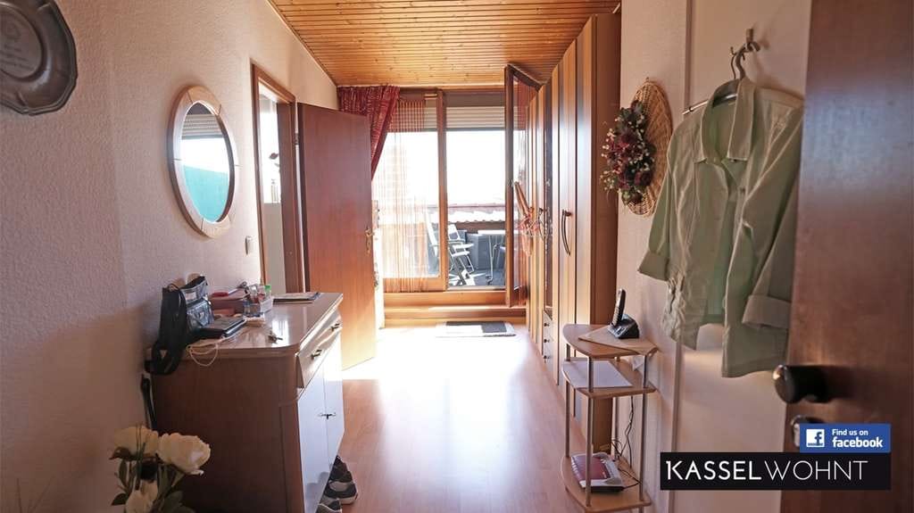 Immobilie in Baunatal - Vermietetes Apartment mit kleiner Dachterrasse in der Altenbaunaer Fußgängerzone sucht neue Eigentüm - Bild 2