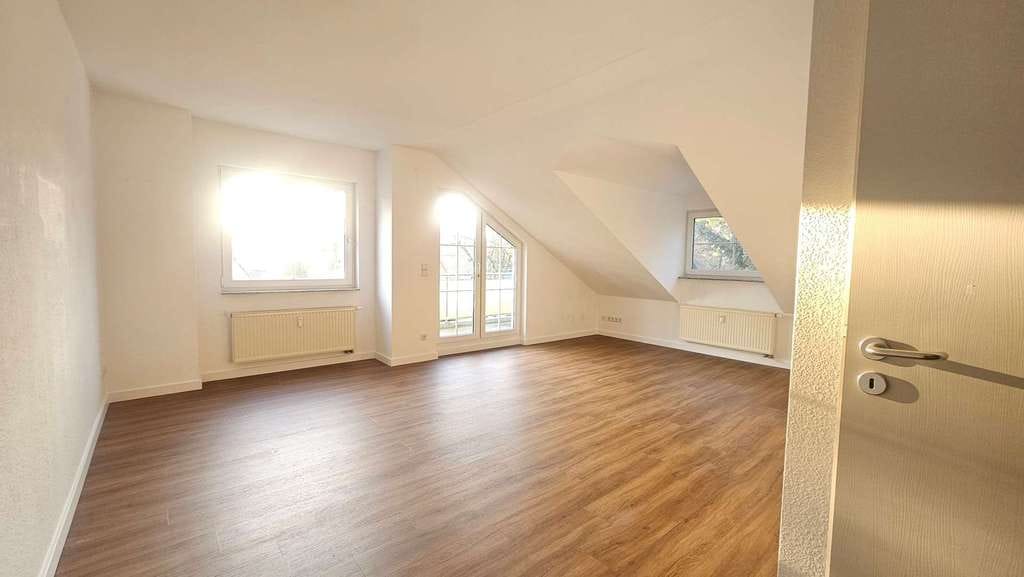 Immobilie in Stahnsdorf - Ruhige, helle 3-Zimmer Wohnung mit Balkon & Stellplatz - Bild 0