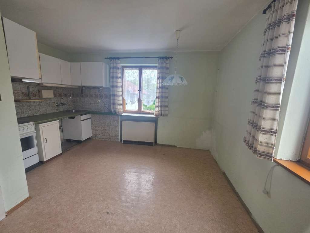 Immobilie in Frasdorf - Charmantes 2-Familienhaus in Frasdorf – Zwei Wohneinheiten und viel Entwicklungspotenzial - Bild 1