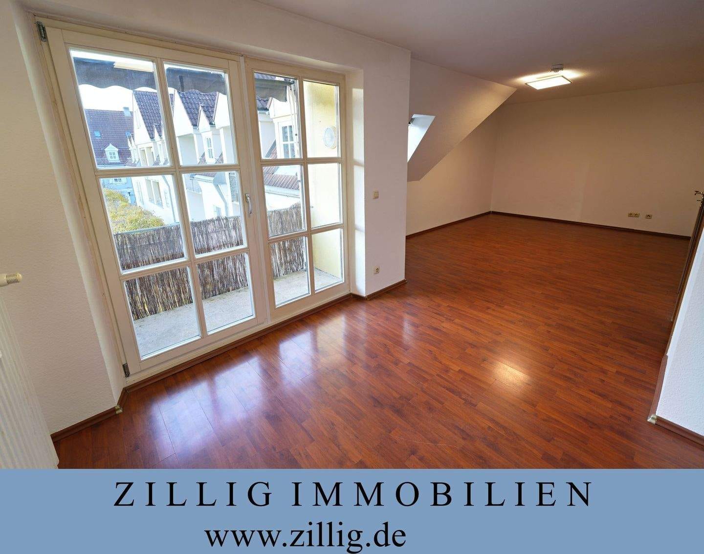 Immobilie in Neutraubling - Extravagant 2-Zi.-Atelier-ETW auf zwei Ebenen - FREI - EBK - Laminatböden - Loggia - ZILLIG IMMOBILIEN - Bild 1