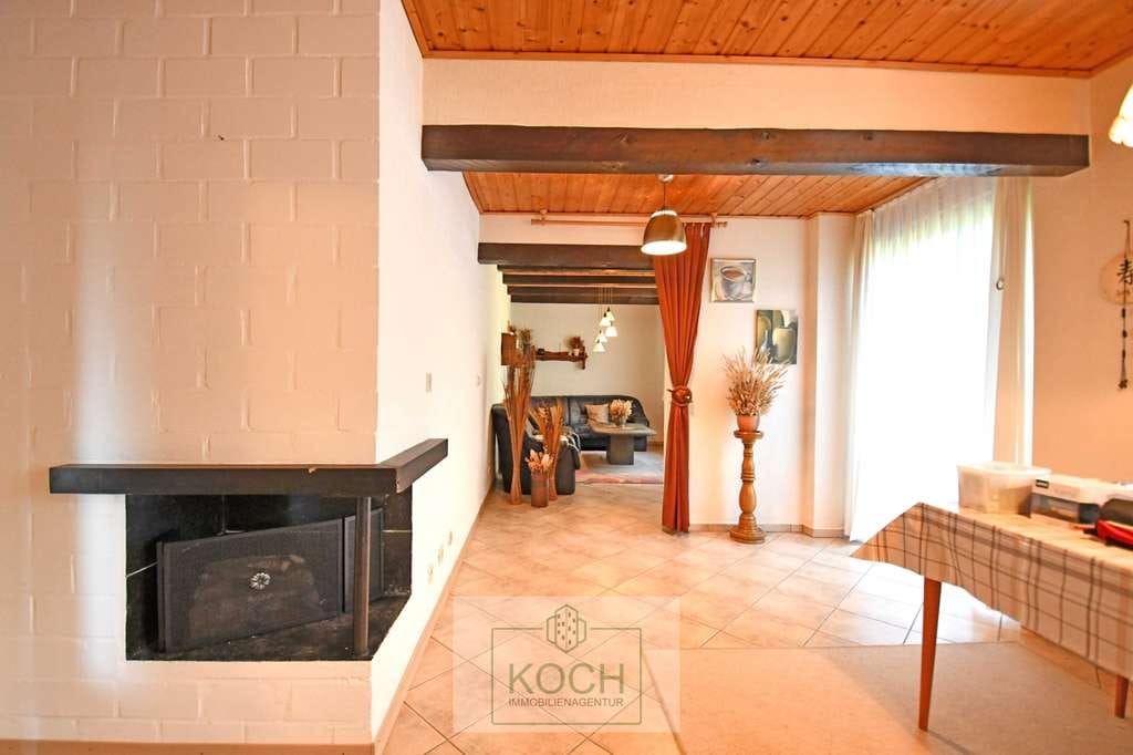 Immobilie in Loxstedt - Großes 1-2 Familienhaus mit großem Grundstück in Loxstedt-Hahnenknoop - Bild 1