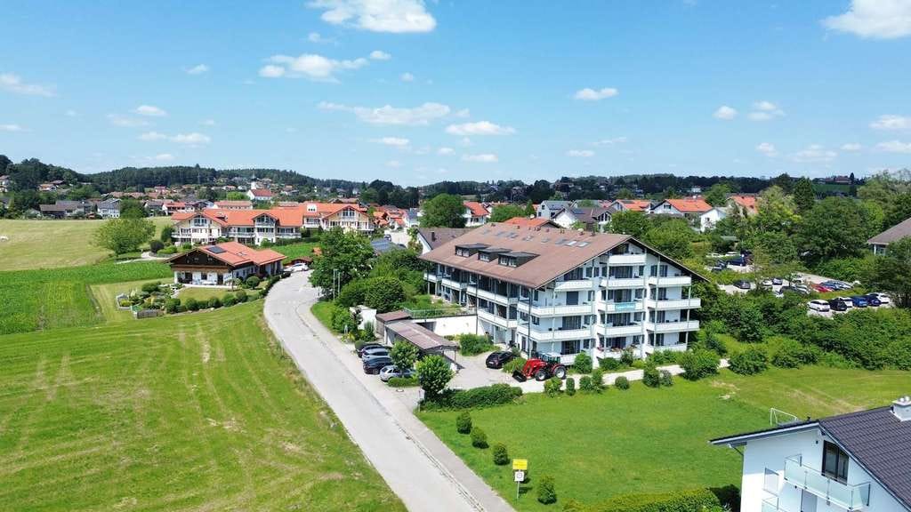 Immobilie in Bad Endorf - Appartement mit Balkon - perfekt als Feriendomizil oder Kapitalanlage - Bild 2
