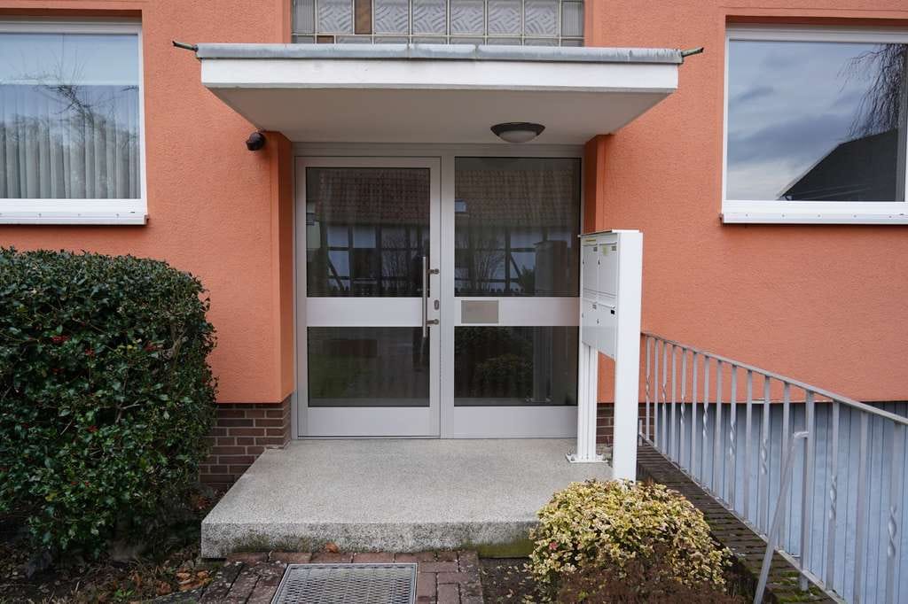 Immobilie in Lehrte - * Anlageobjekt in Lehrte/Hämelerwald * - Mehrfamilienhaus mit 4 Wohnungen u. 4 Garagen - Bild 3