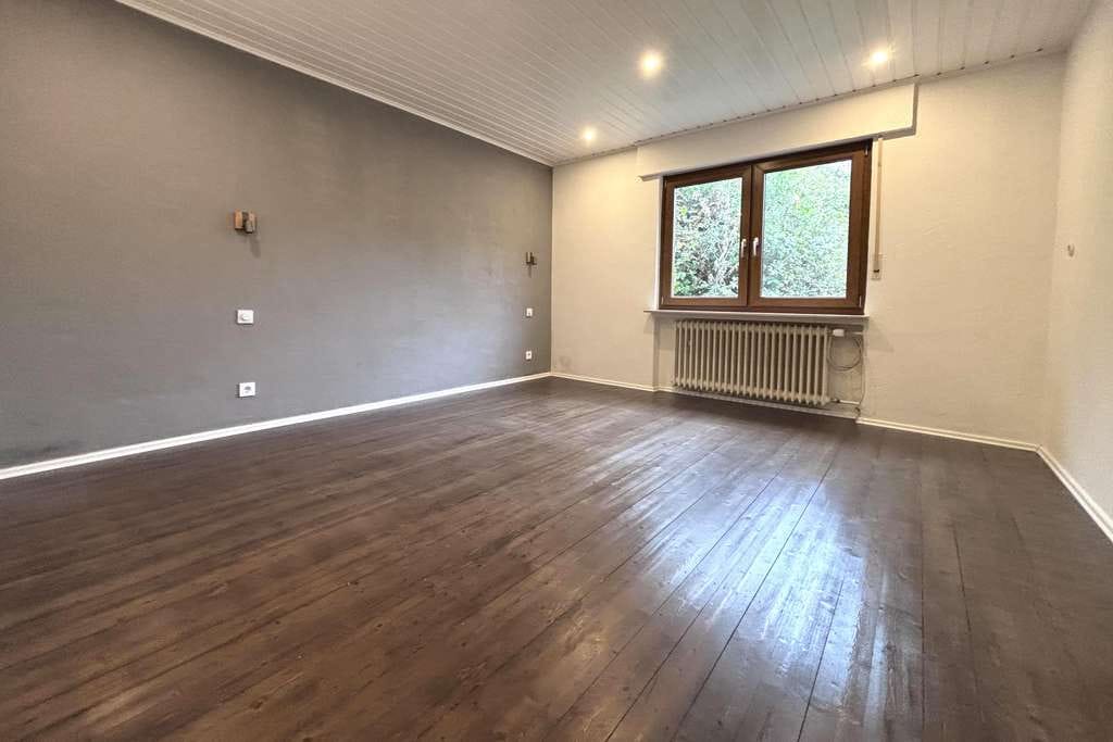 Immobilie in Ahrbrück - Charmantes Einfamilienhaus in erhöhter Lage von Ahrbrück mit traumhafter Aussicht - Bild 4