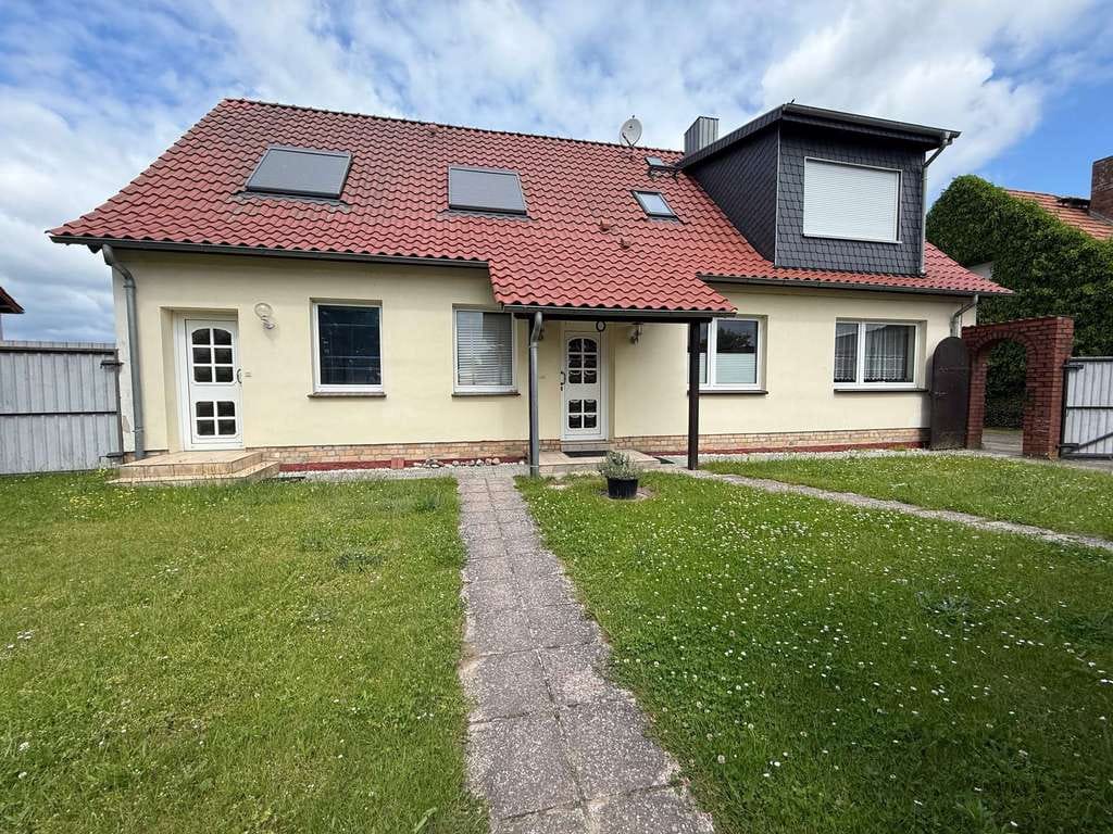 Immobilie in Warnow - Einfamilienhaus in Warnow mit großem Grundstück und Einliegerwohnung - Bild 2