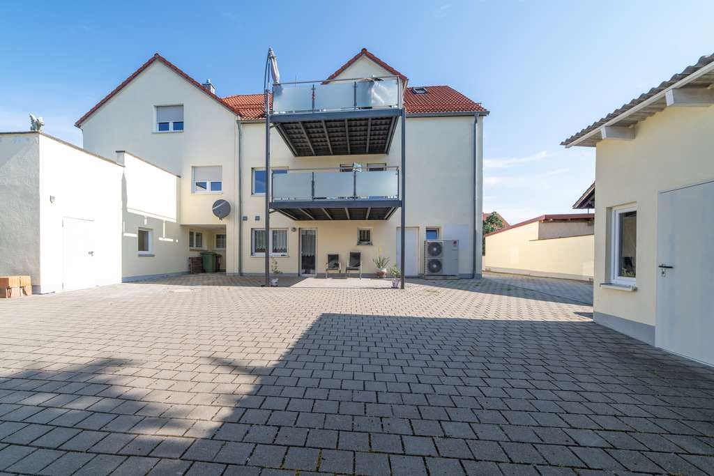 Immobilie in Adelschlag - EG-Wohnung energetisch saniert (Energieklasse A!) - 2 x PKW Stellpl., Terrasse, Garten-Möglichkeit - Bild 0