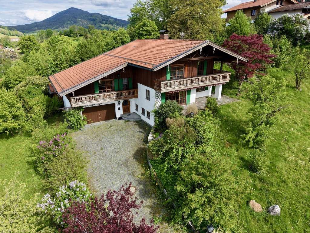 Immobilie in Hausham - Besonderes Split-Level-Einfamilienhaus in schöner Wohnlage von Hausham - Bild 0