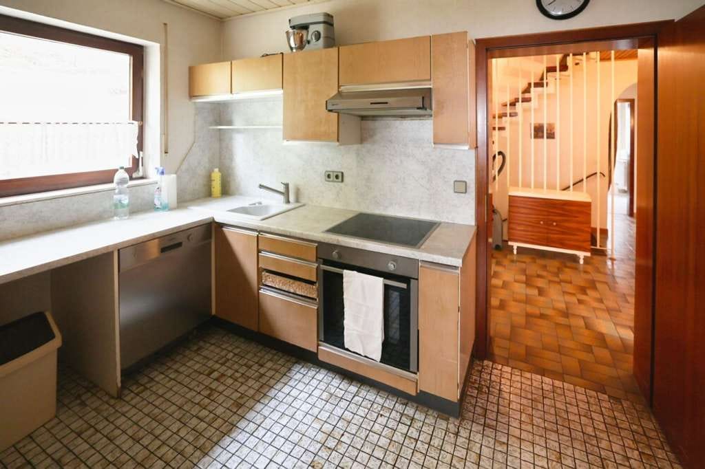 Immobilie in Lahnstein - Freistehendes Einfamilienhaus mit ELW in naturnaher Lage von Lahnstein-Friedrichssegen - Bild 2