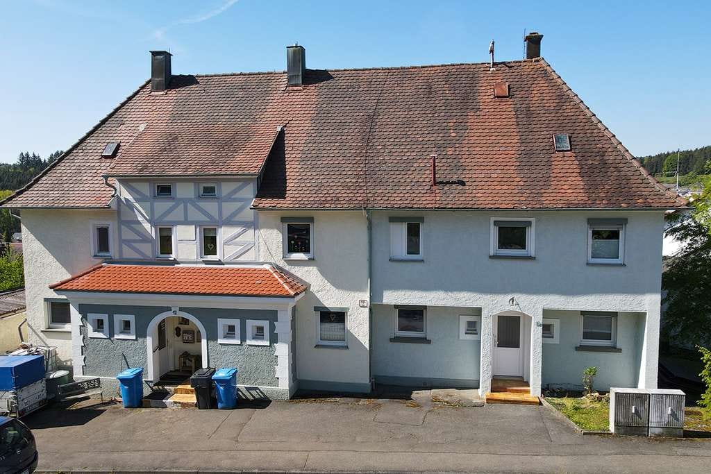 Immobilie in Bitz - Mehrfamilienhaus mit Gartenparadies - perfekt für große Familie / Mieteinnahmen - Bild 0