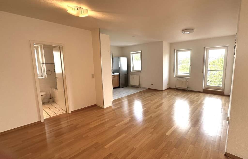 Immobilie in Asperg - Klein, fein und zentral: Perfekte 2 Zimmer mit Süd-Balkon - Bild 3
