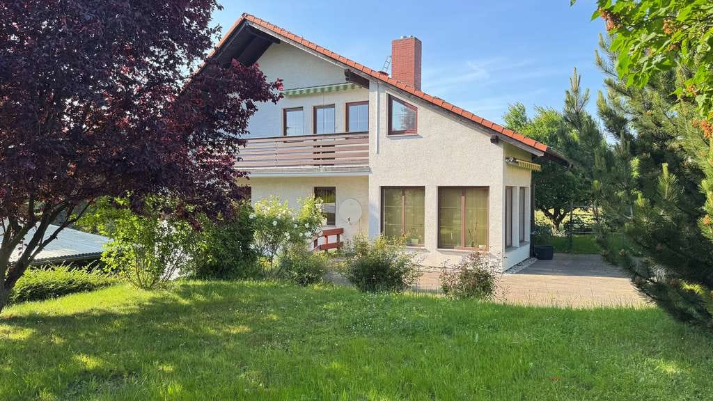 Immobilie in Tharandt - Helles, großes Einfamilienhaus mit Einliegerwohnung und Büro, Praxis oder Ferienwohnung - Bild 1
