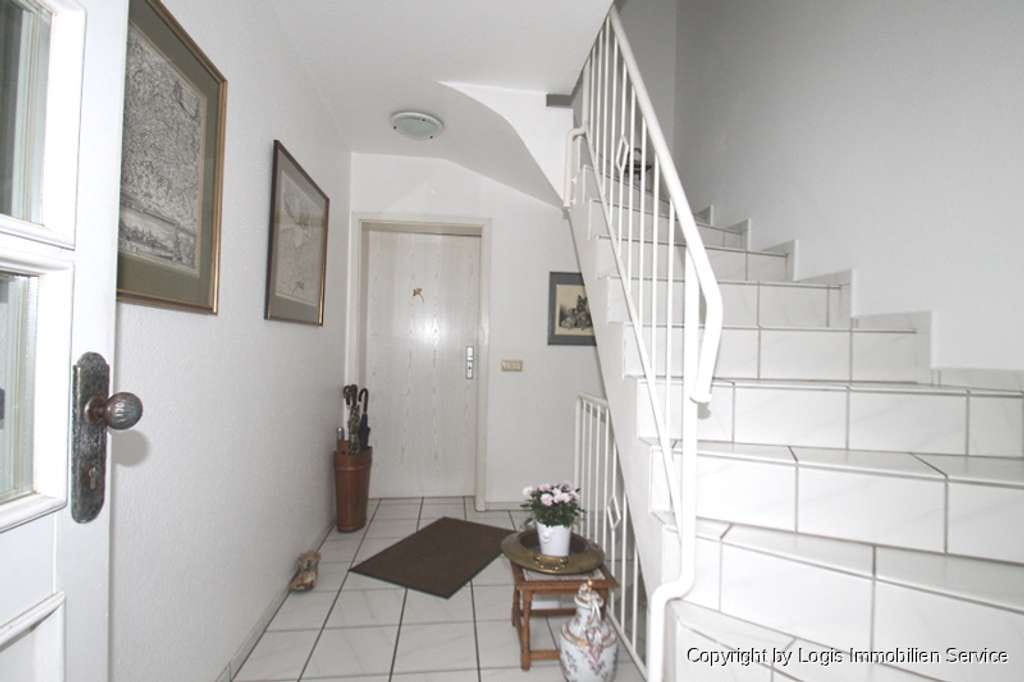 Immobilie in Rösrath - Träumen erlaubt ** Exklusive Maisonette-Wohnung mit Garten in einem Haus mit guter Ausstrahlung - Bild 2