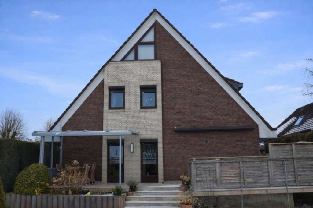 Immobilie in Hasenkrug - Hochwertiges Architektenhaus auf schönem Grundstück in ruhiger Lage in Brokstedt - Bild 2