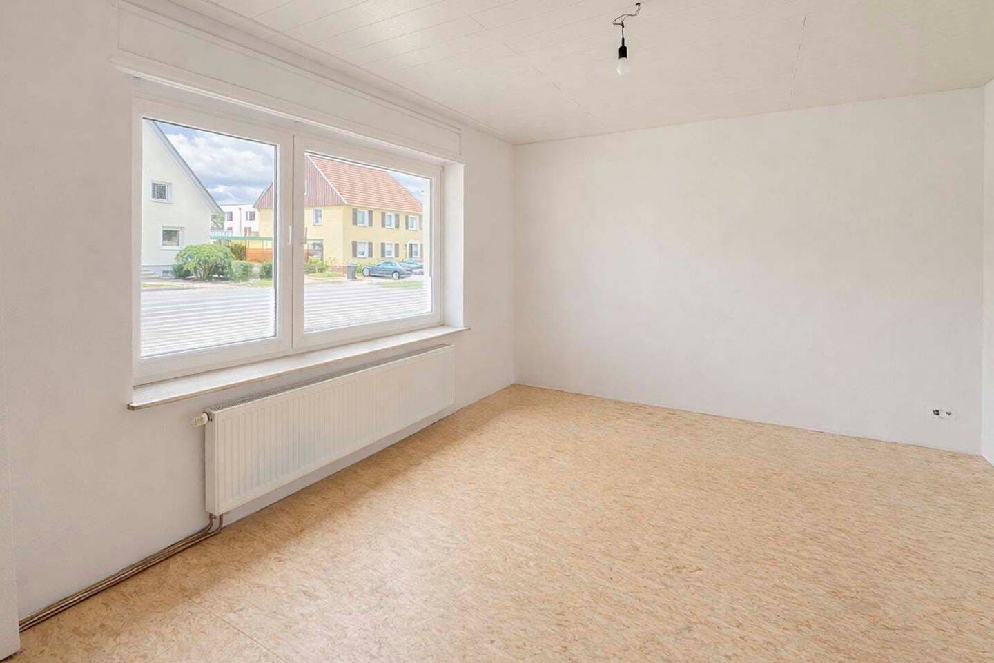 Immobilie in Wadersloh - Sanierungsprojekt mit Substanz: Zweifamilienhaus mit Ausbaureserve und großem Potenzial in Wadersloh - Bild 2