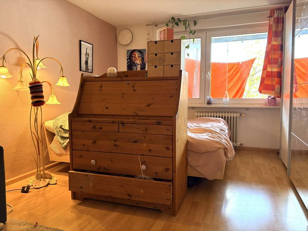 Immobilie in Buchenbach - Vermietete 3-Zimmer-Wohnung im 1.OG mit großem Balkon und KFZ-Stellplatz im Freien - Bild 2