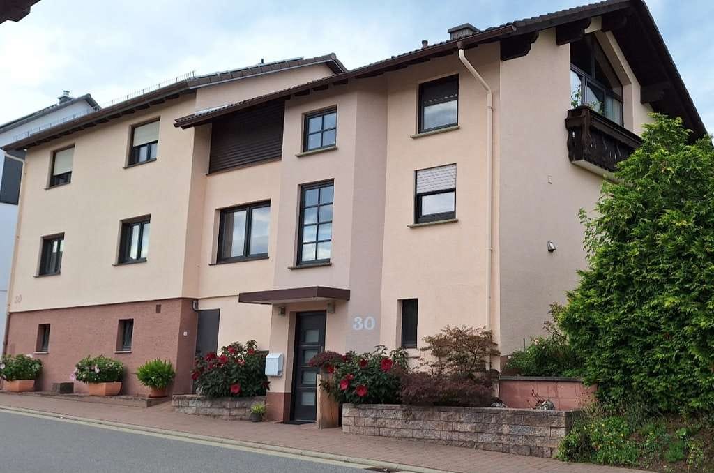 Immobilie in Erbach - Großzügiges 2. Familienhaus  mit 11 Zimmern und 835 m² Grundstück in Erbach - Bild 0