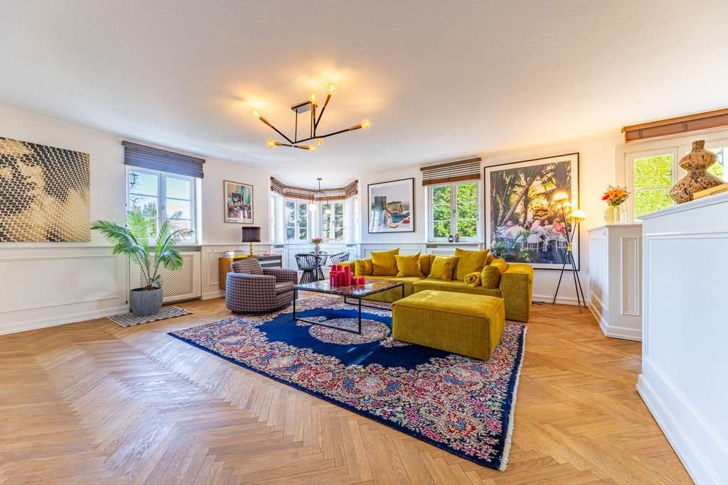 Immobilie in Oberhaching - Großzügies Einfamilienhaus mit Indoorpool & Fitness in guter Wohnlage Oberhaching - Bild 0