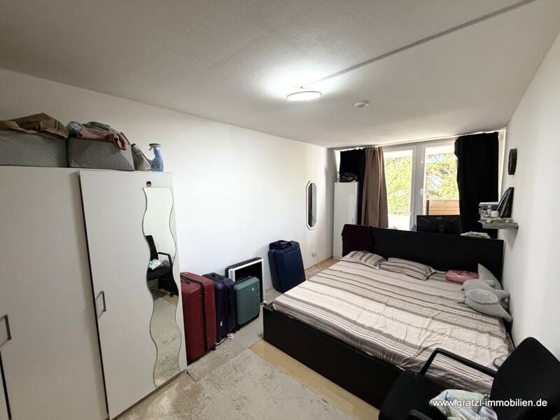 Immobilie in Unterhaching - 2-Zimmer-Wohnung mit Potenzial im ersten Obergeschoss mit Balkon und Tiefgaragenstellplatz - Bild 3