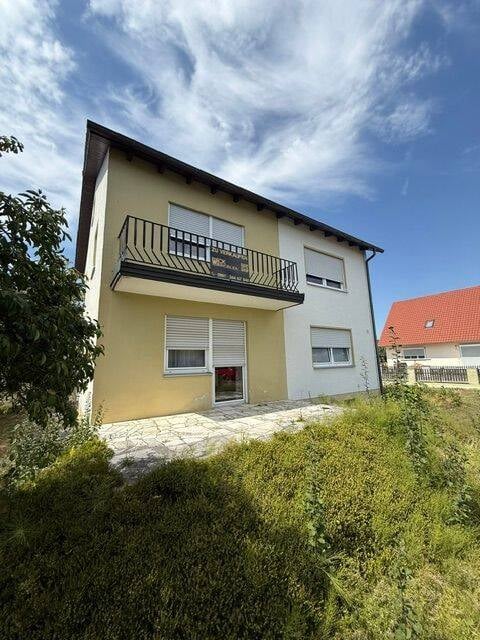 Immobilie in Stephansposching - Großzügiges Einfamilienhaus mit viel Platz, großem Garten & Entwicklungspotenzial! - Bild 3