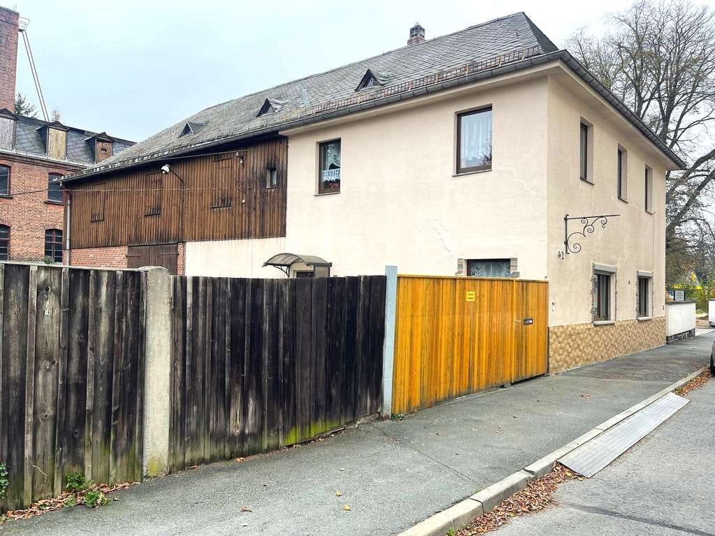 Immobilie in Oelsnitz/Vogtland - 3121 - Älteres Einfamilienhaus mit Wohnmobilstellplatz/ Garage in Oelsnitz - Bild 1