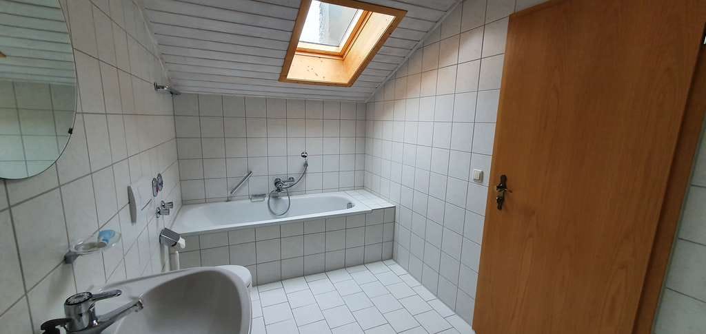 Immobilie in Rimsting - DG-Wohnung mit großem Westbalkon und Bergblick, von privat - Bild 3