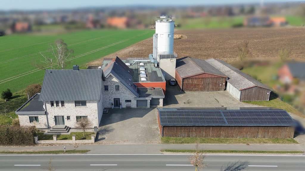 Immobilie in Wagenfeld - Großzügiges Haus nach KFW-40-Standart mit vielen Nebengebäude! Wohngebäude 2017 hochwertig saniert! - Bild 0