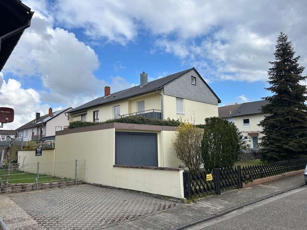 Immobilie in Rülzheim - DHH  mit Wintergarten, zwei Garagen und Garten - Bild 2
