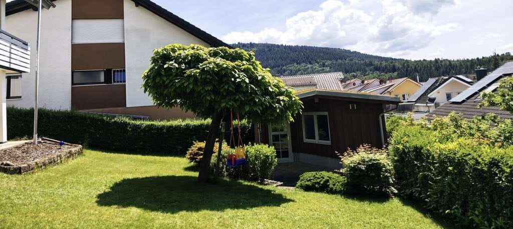 Immobilie in Malsch - Mehrgenerationenhaus mit drei Wohneinheiten und traumhaftem Fernblick. - Bild 2