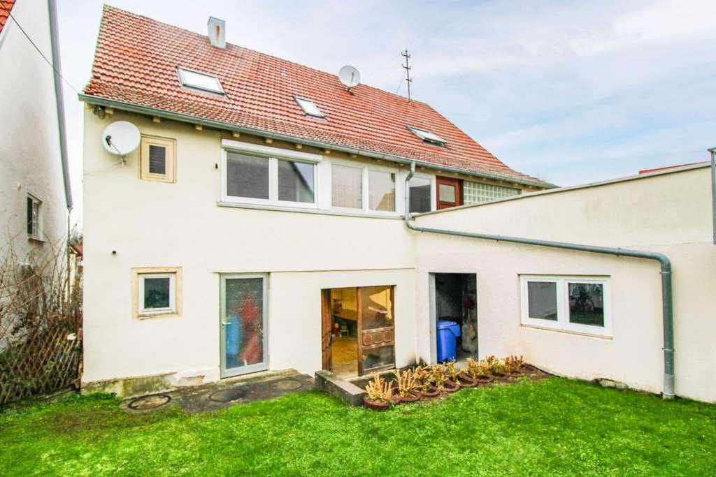 Immobilie in Bisingen - Wohnhaus mit integrierter Werkhalle +  schöner Außenbereich + viele Parkplätze - Bild 4