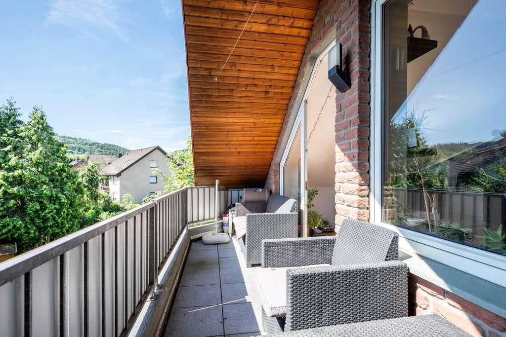 Immobilie in Oerlinghausen - KEINE KÄUFERPROVISION Solide Kapitalanlage mit Balkon und Garage im schönen Oerlinghausen Währentrup - Bild 3