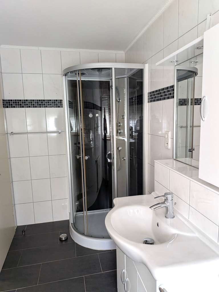 Immobilie in Bad Breisig - 3 Zimmer Wohnung in ruhiger Lage mit toller Aussicht. Perfekt für Eigennutzer oder Kapitalanleger - Bild 1