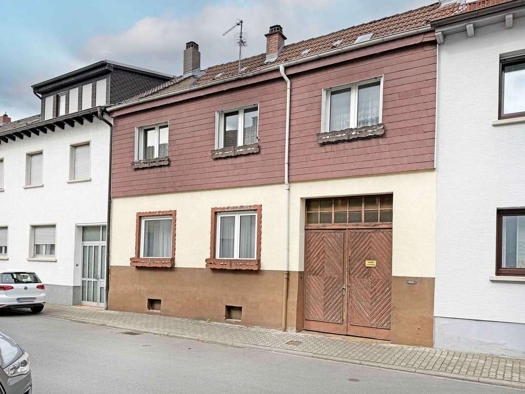 Immobilie in Oftersheim - Einfamilienhaus in zentraler Lage von Oftersheim – Kernsanierung oder Neubau, Sie entscheiden! - Bild 0