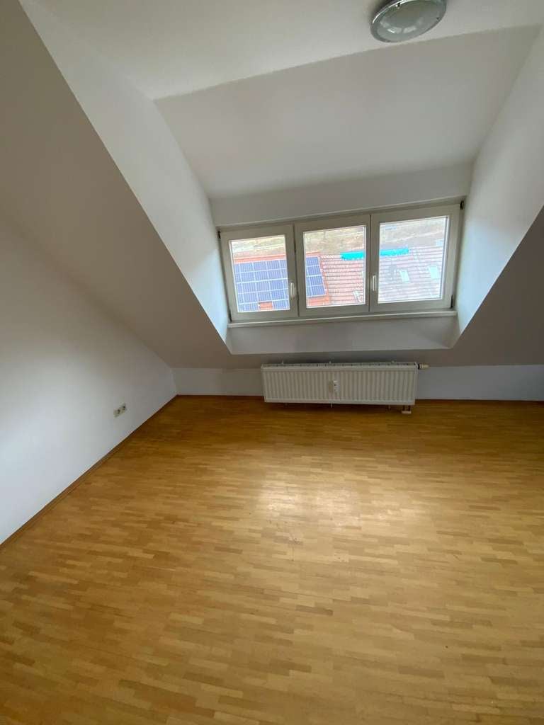 Immobilie in Haiterbach - Charmante 2-Zimmer-Maisonettewohnung mit Einbauküche und Stellplatz - Bild 0