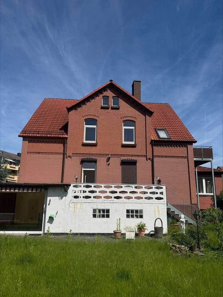 Immobilie in Ronnenberg - Gepflegtes Zweifamilienhaus mit historischem Charme und viel Platz auch für die große Familie! - Bild 2
