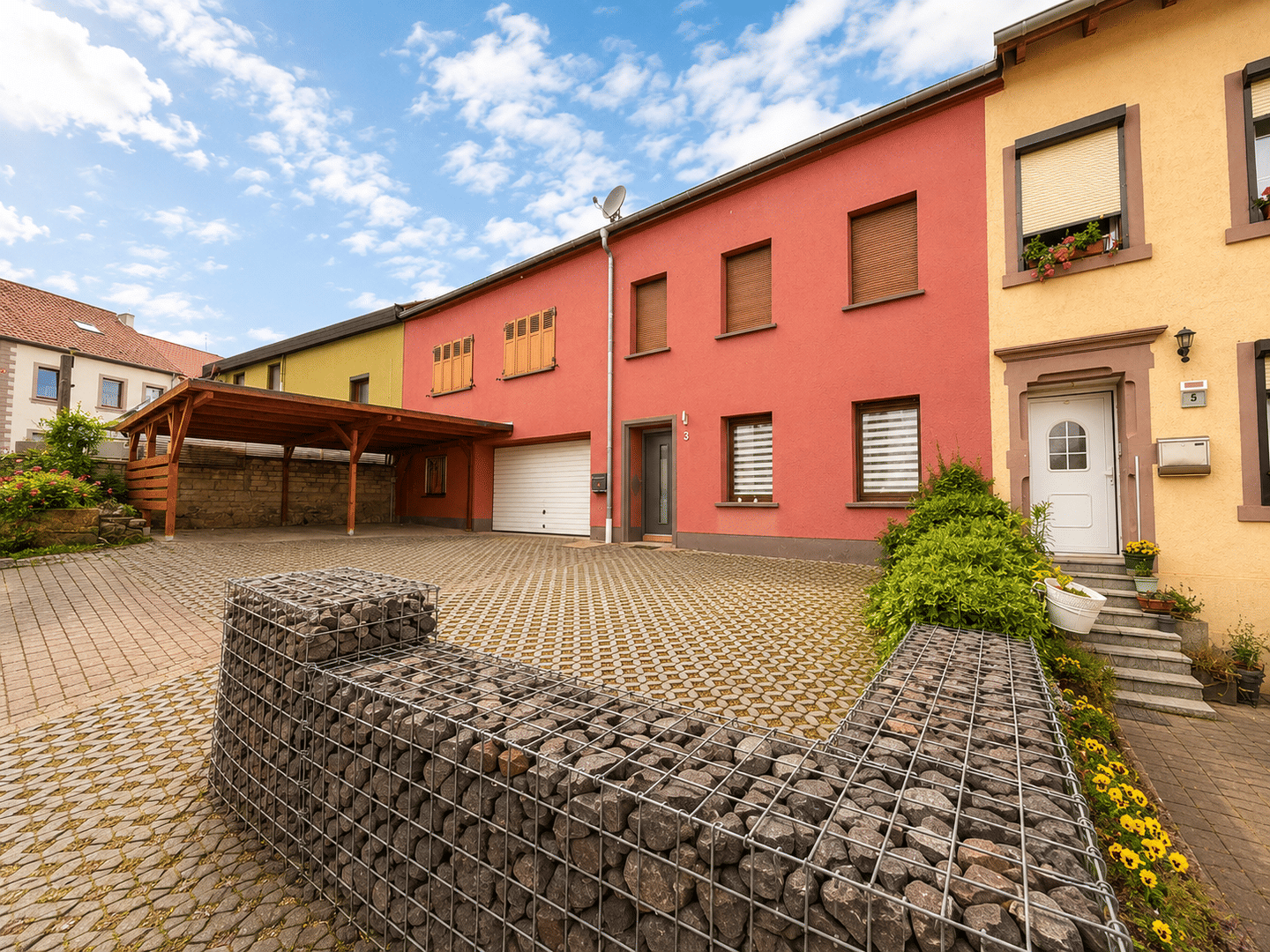 Immobilie in Losheim am See - Bezugsfertig: Kernsaniertes Reihenmittelhaus mit Garage, Carport und Garten in Losheim am See - Bild 1