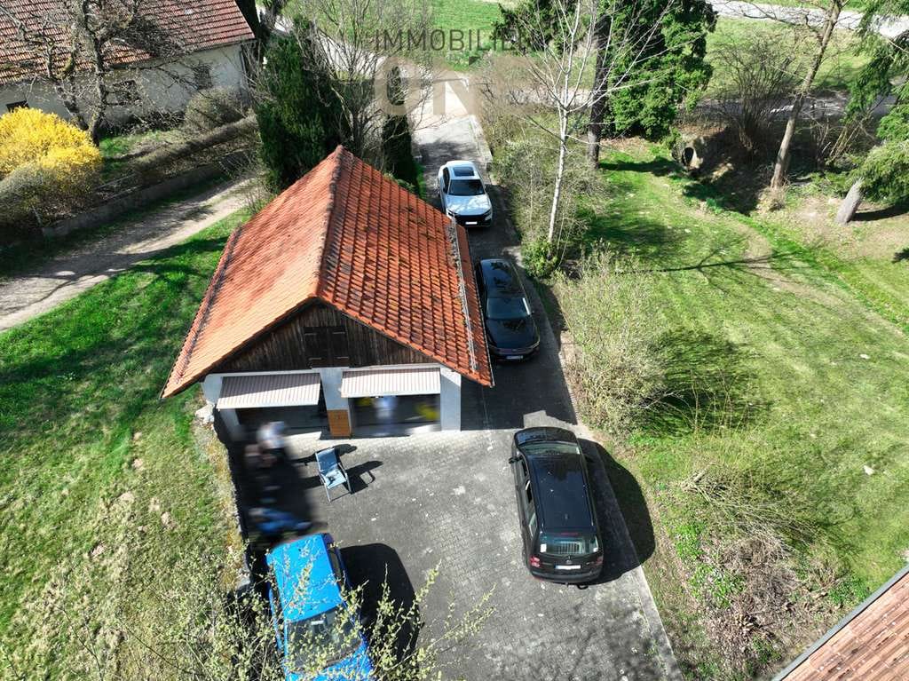 Immobilie in Bernhardswald - Leben inmitten der Natur – Idyllisches Anwesen mit großem Grundstück und weiterem Bauplatz - Bild 4