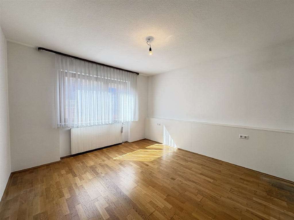 Immobilie in Sprendlingen - Sprendlingen: Schönes Einfamilienhaus mit sonniger Terrasse und großem Innenhof - Bild 4